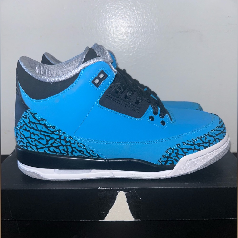 AIR JORDAN 3 RETRO POWDER BLUE - SIZE 6Y
